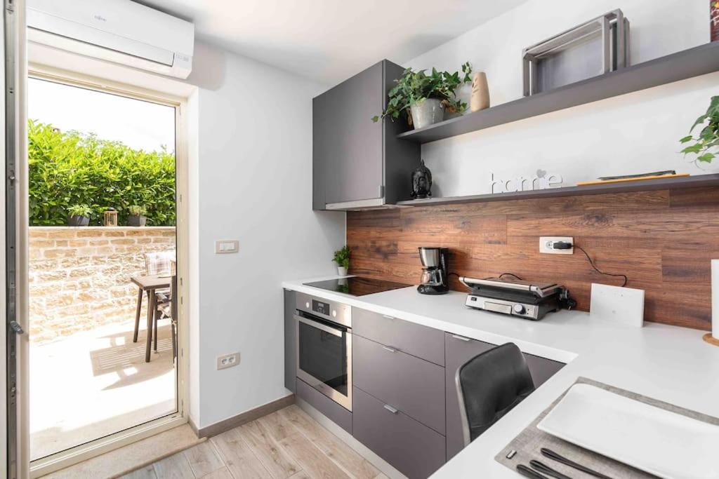 House Mateo Apartment Bubani