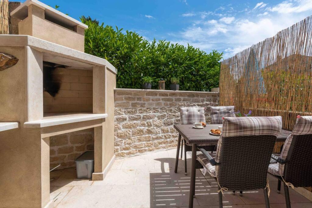 House Mateo Apartment Bubani