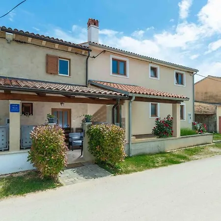 Holiday House Mateo Bubani Exterior photo